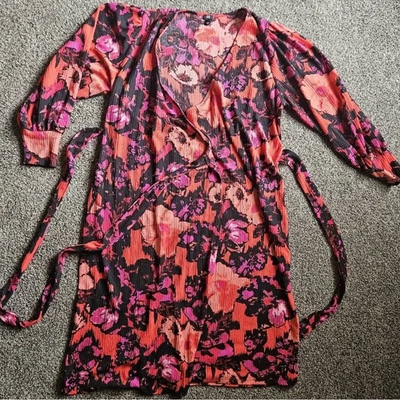 River Island Floral Long Sleeve Dress - Red and Pink - Picture 3 of 3